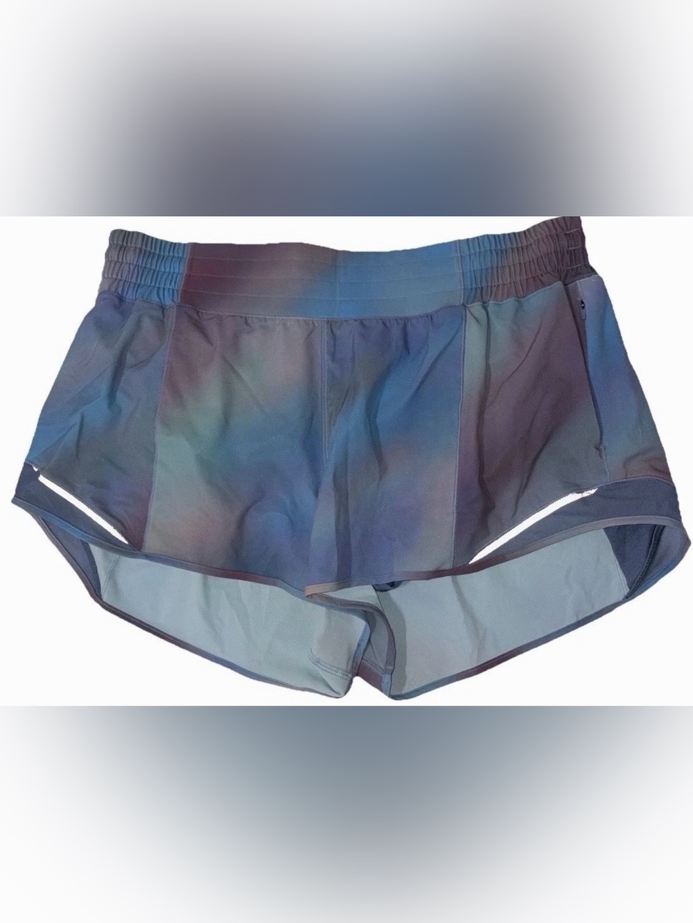 NWT LULULEMON SIZE 14 HOTTY HOT HIGH RISE 2.5”L SHORT CHROMA DRIFT BLUE MULTI